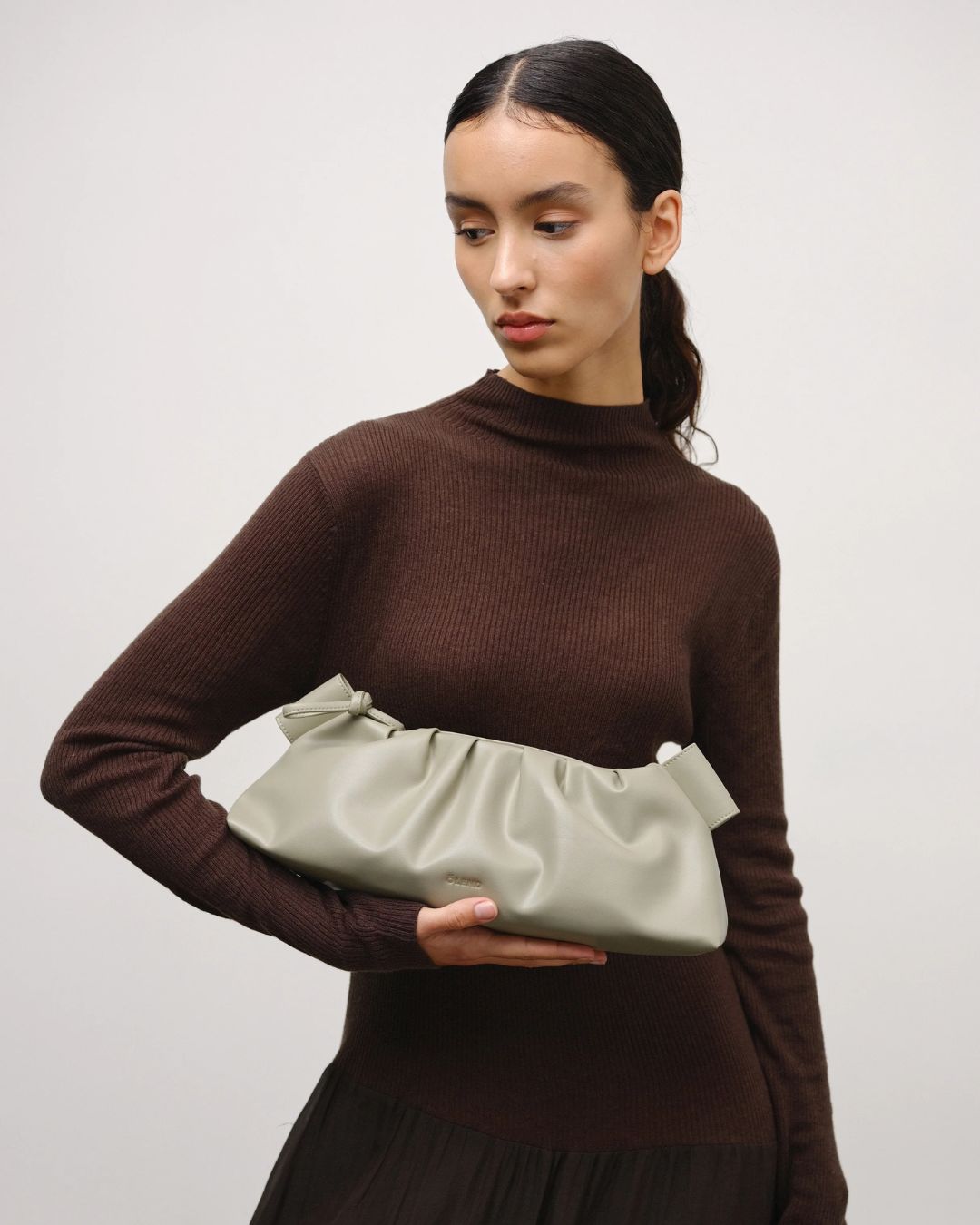 ÖLEND Dumpling Bag | Sage 公式】ÖLEND オレンド Dumpling Bag バッグ Sage – CHELSEA