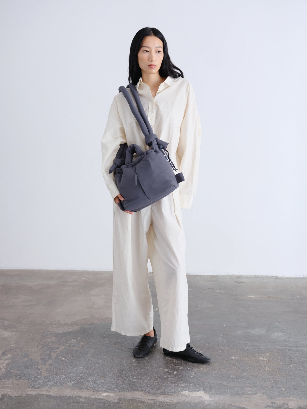 公式】ÖLEND オレンド Compact Ona Soft Bag バッグ Coal – CHELSEA 公式】ÖLEND オレンド Compact Ona Soft Bag バッグ Coal – CHELSEA