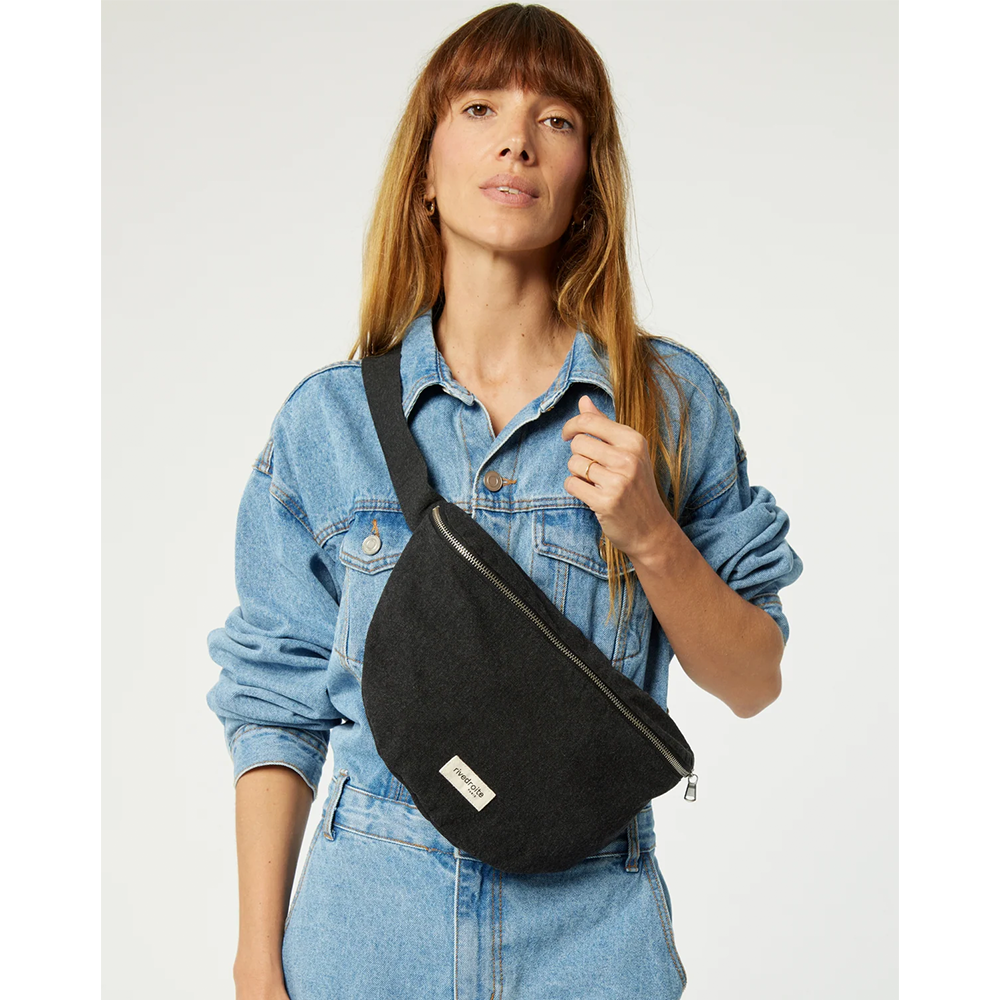 Custine XL ボディバッグ | Black