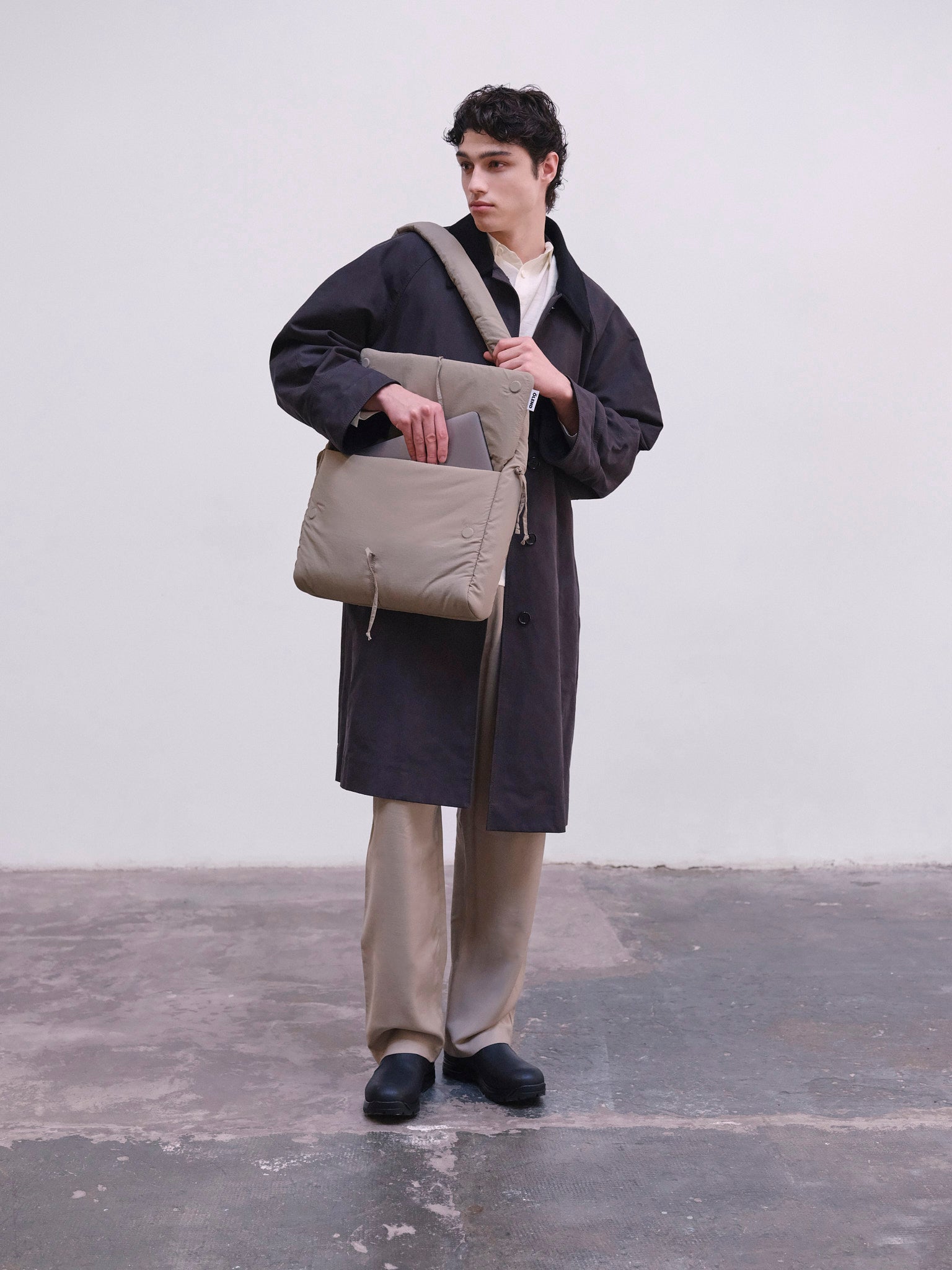 公式】ÖLEND オレンド Office Nina Bag バッグ Black – CHELSEA