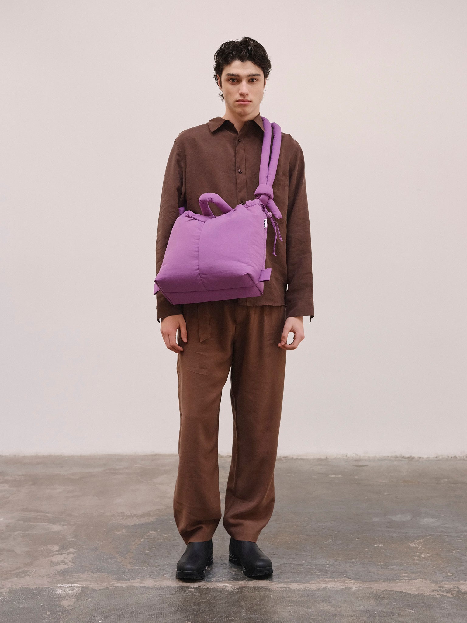希少✨ ÖLEND オーレンド ONA SOFT BAG オレンド パープル 公式】ÖLEND オレンド Ona Soft Bag バッグ Grape – CHELSEA