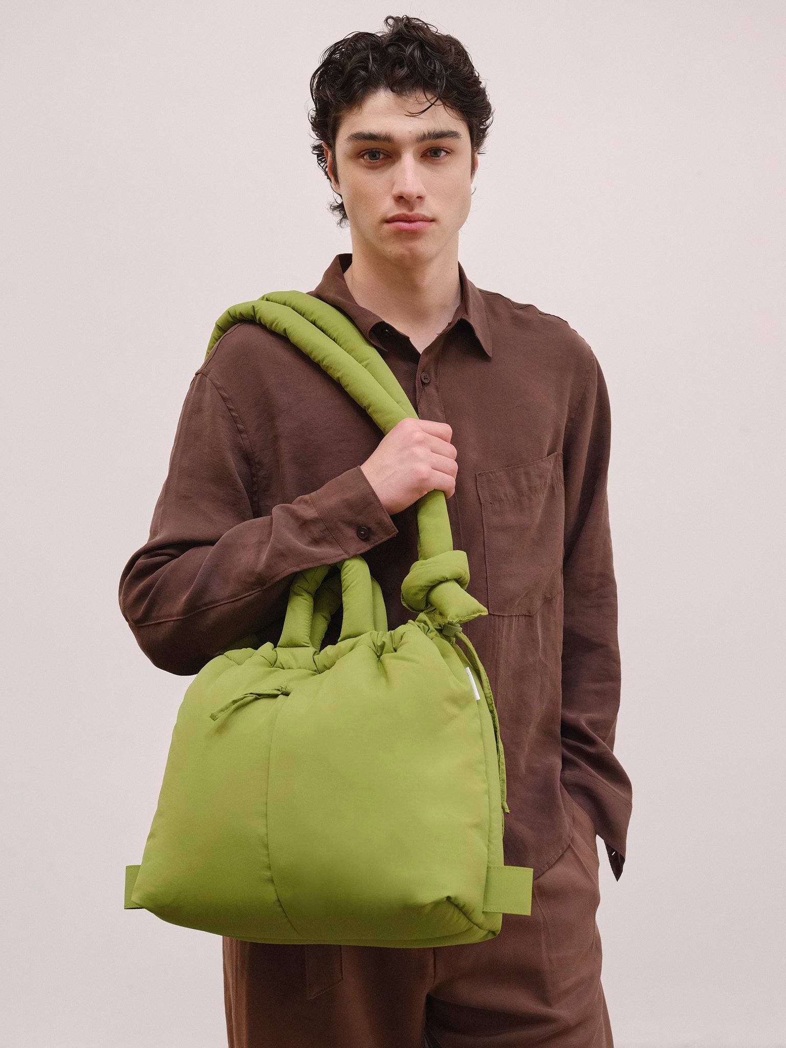 【極美品】オーレンド ÖLEND ONA Soft Bag 2way カーキ 公式】ÖLEND オレンド Ona Soft Bag バッグ Matcha – CHELSEA