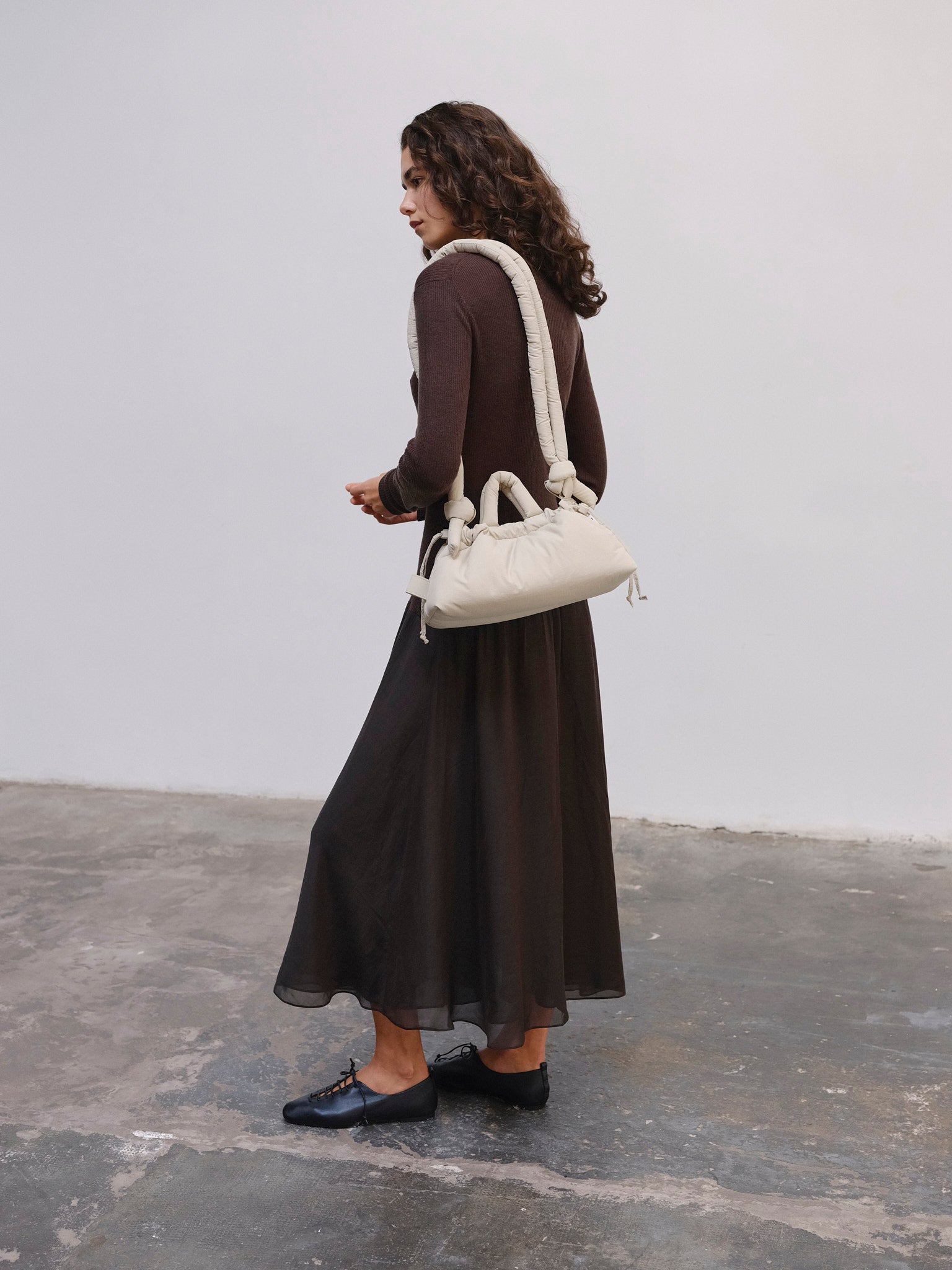 オレンド ショルダーバッグ ONA BAGUETTE BAG バゲット バッグ 公式】ÖLEND オレンド Ona Baguette Bag バッグ Sand – CHELSEA