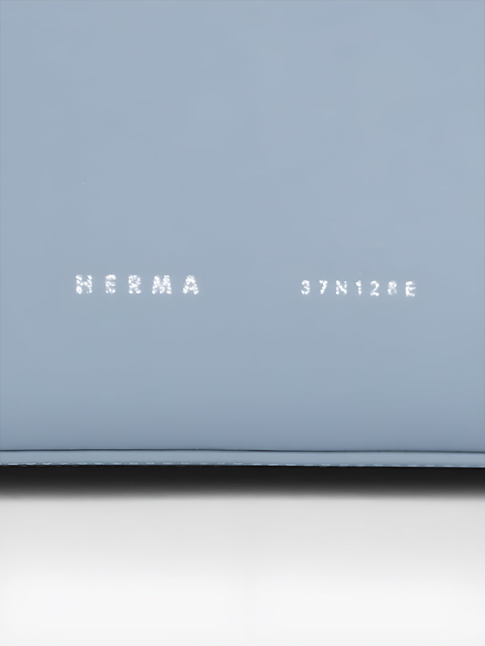 Loe 24 Top Handle Bag | Blubell