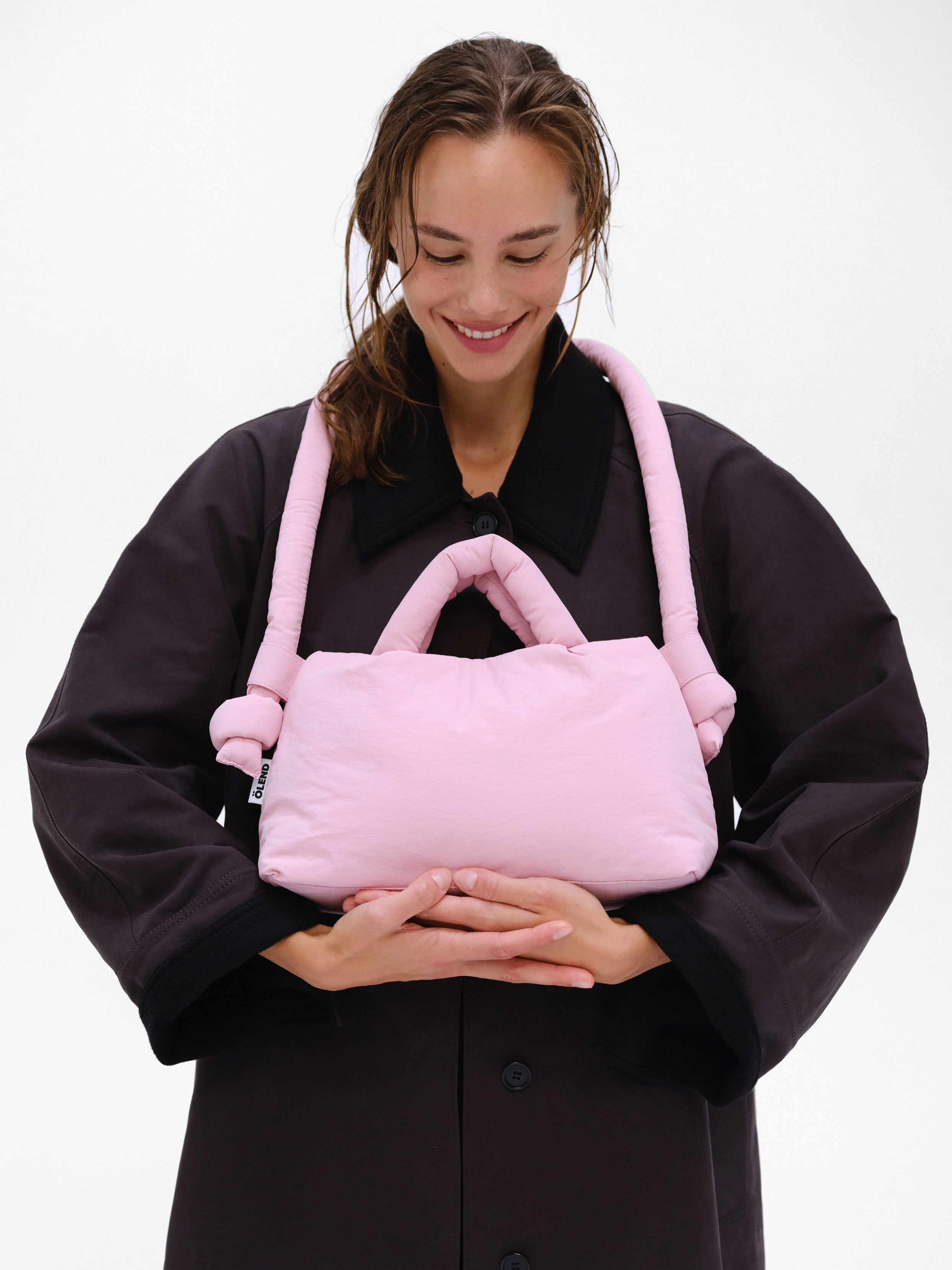 OLEND ハンドバッグ パープル LILAC MINIONA SOFT BAG【RSL】 公式】ÖLEND オレンド MiniOna Soft Bag バッグ Lilac – CHELSEA