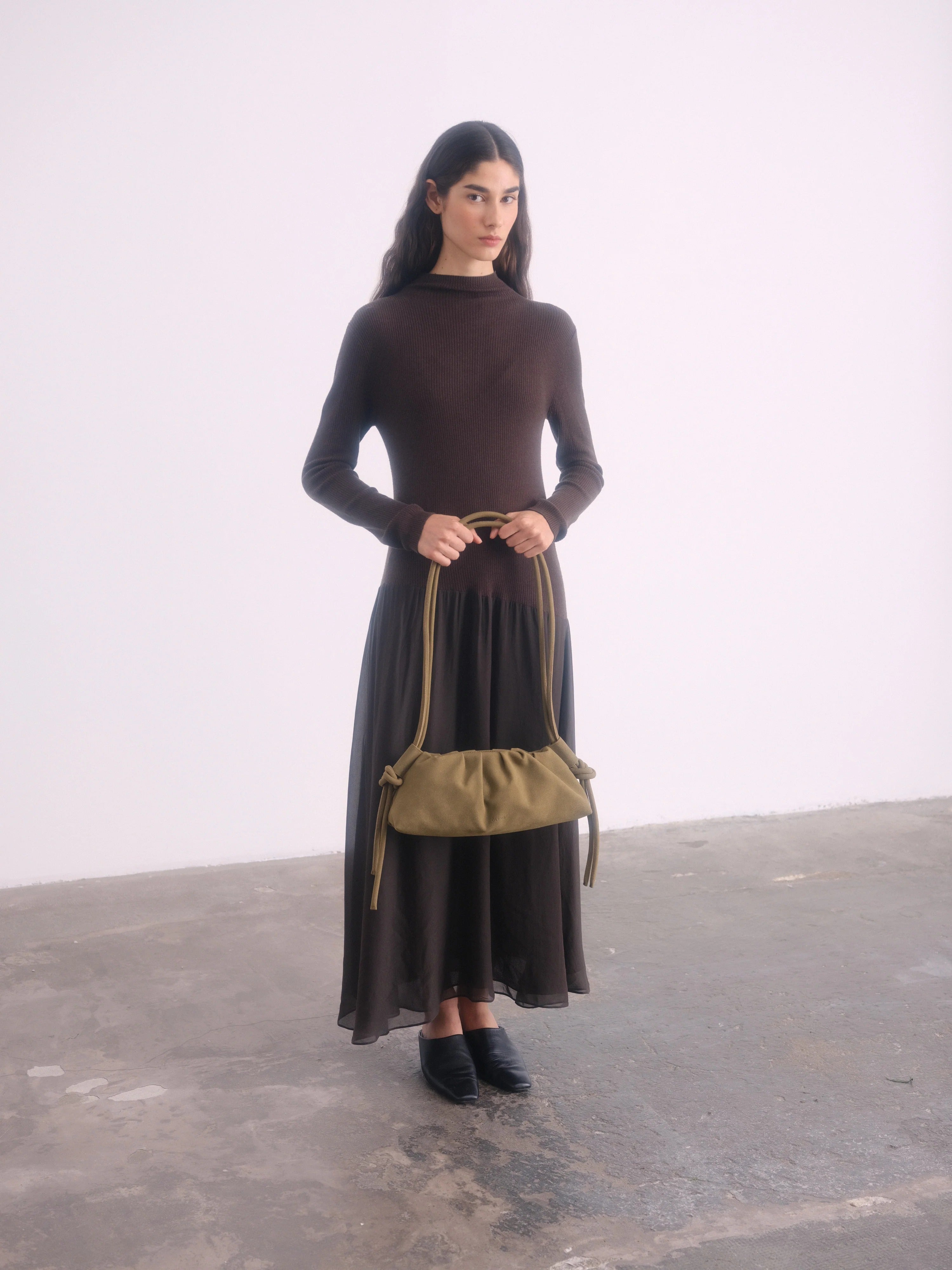 公式】OLEND オレンド Dumpling Bag バッグ Suede Khaki – CHELSEA