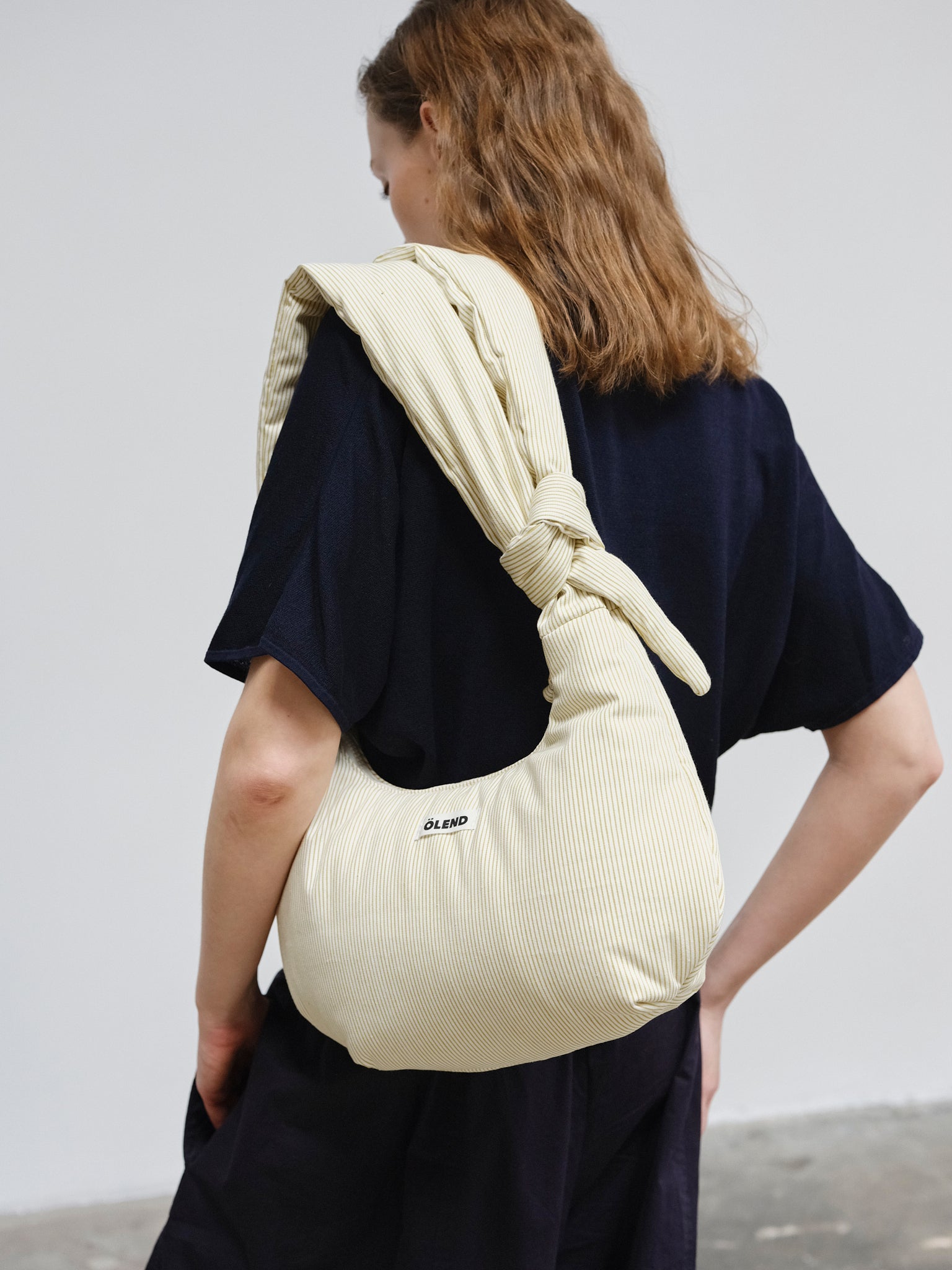 公式】ÖLEND オレンド Compact Ona Soft Bag バッグ Navy Stripes