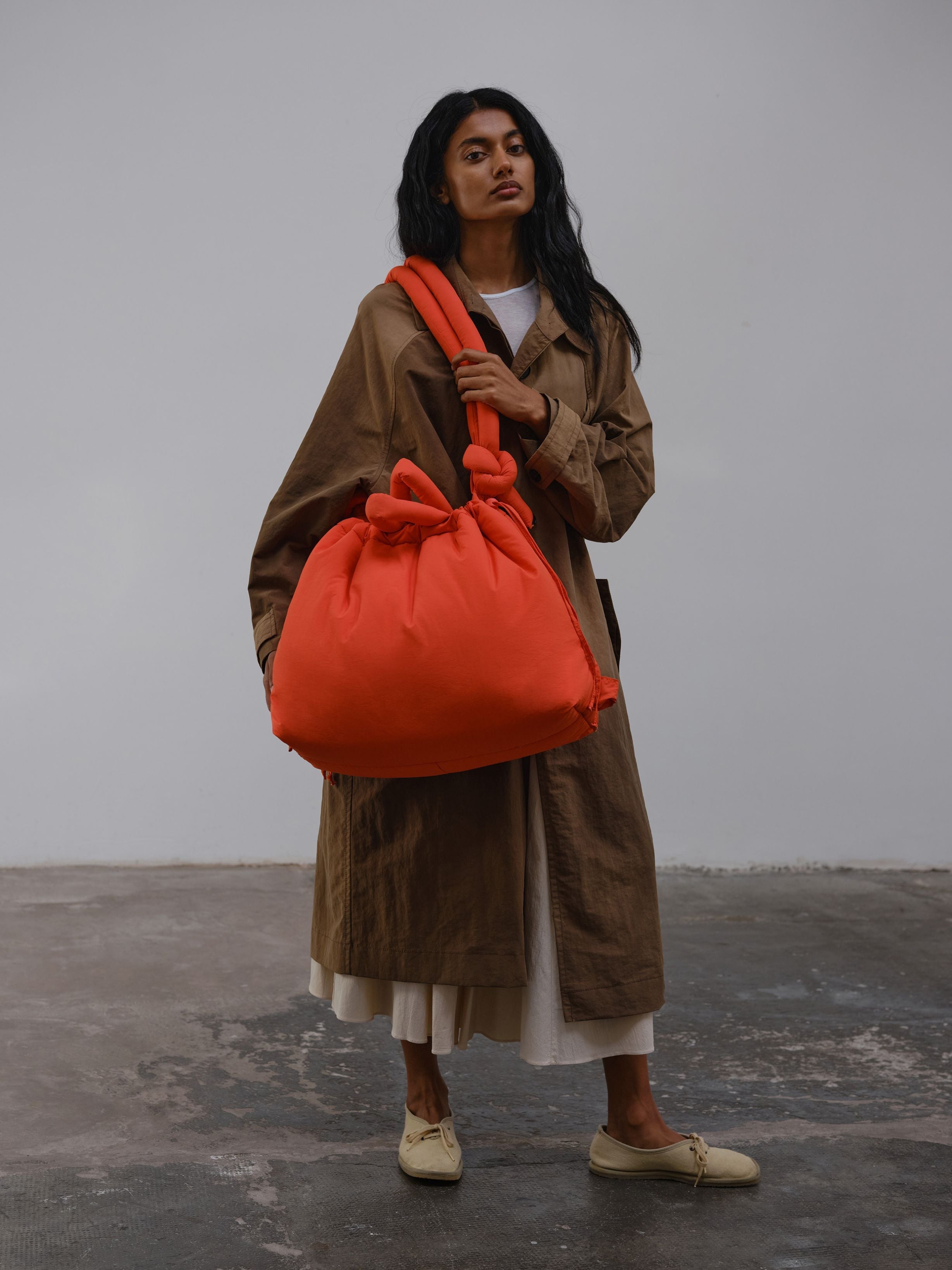 OLEND ハンドバッグ CORAL LARGE ONA SOFT BAG 【RSL】 公式】ÖLEND オレンド Large Ona Soft Bag バッグ Coral – CHELSEA