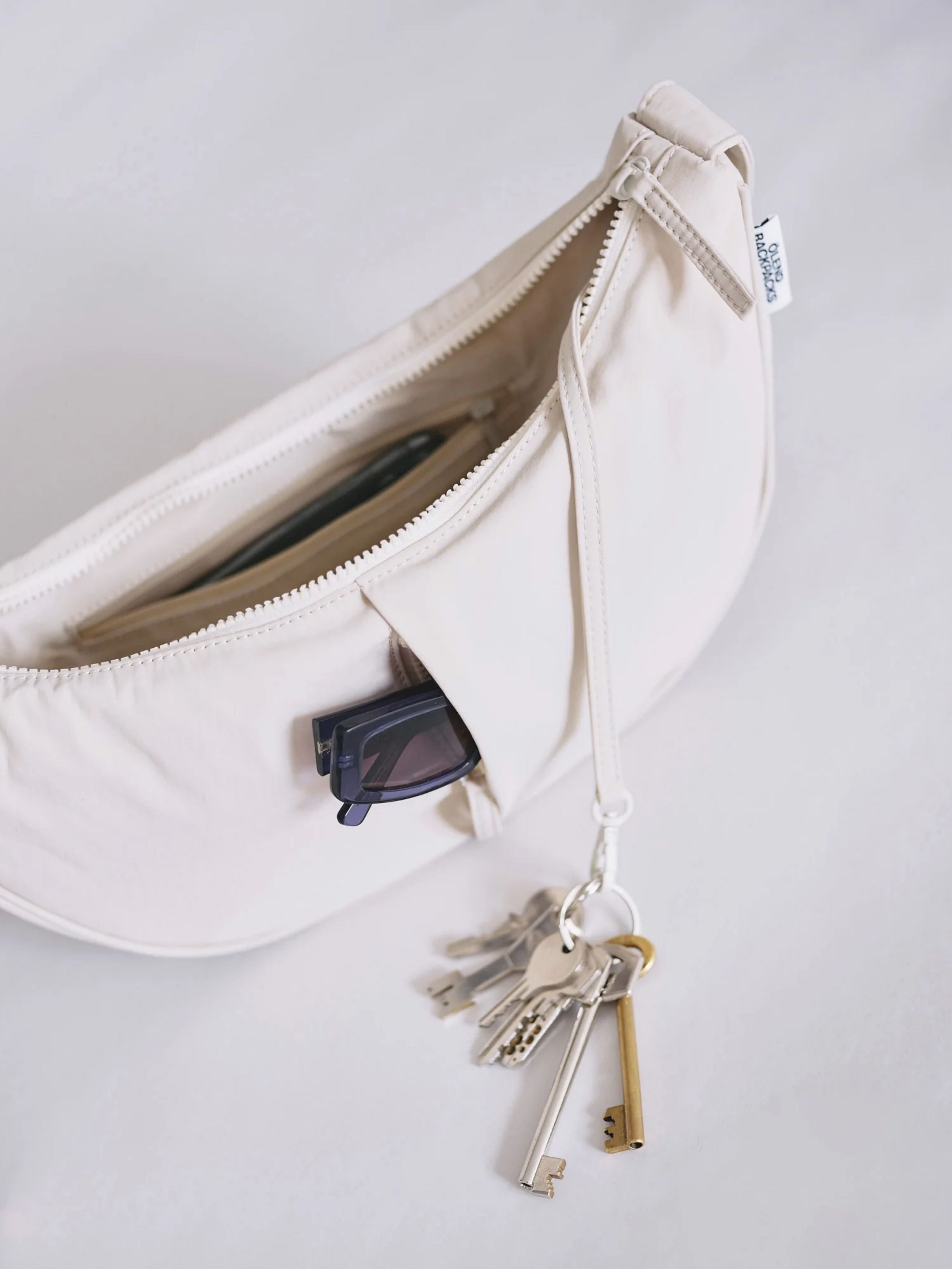ÖLEND オレンド　ショルダー　Sand 公式】ÖLEND オレンド Ona Soft Bag バッグ Sand – CHELSEA