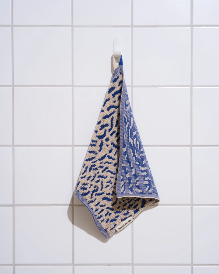 Worm ハンドタオル 30×30 | Electric Blue